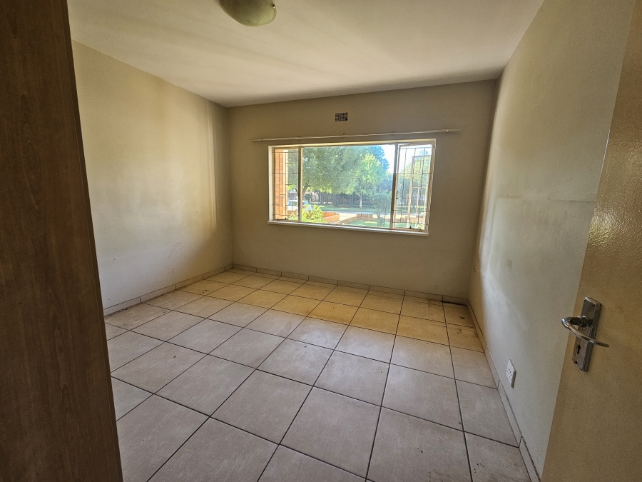 To Let 2 Bedroom Property for Rent in Adamayview North West
